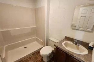 128 Big Piece Rd, Fairfield, NJ 07004 - Photo 16