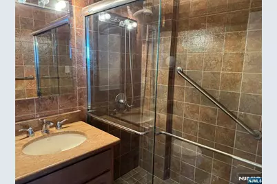 2 Horizon Road G-2 #G-2, Fort Lee, NJ 07024 - Photo 6