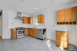 31 Mt Pleasant Pkwy, Livingston, NJ 07039 - Photo 8