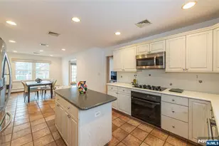 36 Yellow Brick Rd, Wayne, NJ 07470 - Photo 14