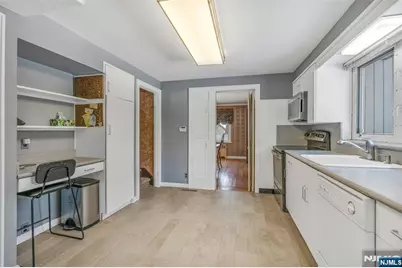 1 Grange Court, Teaneck Township, NJ 07666 - Photo 8