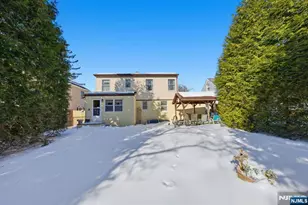 110 New York Ave, Bergenfield, NJ 07621 - Photo 32