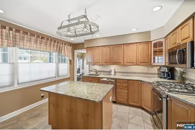 17 Pascack Road, Park Ridge, NJ 07656 - Photo 14