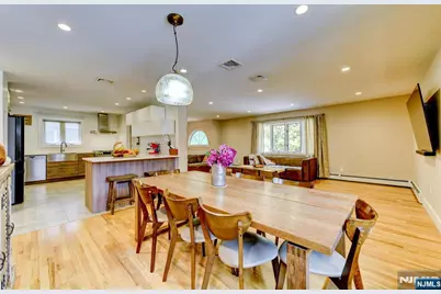 204 Gilbert Avenue, Elmwood Park, NJ 07407 - Photo 18