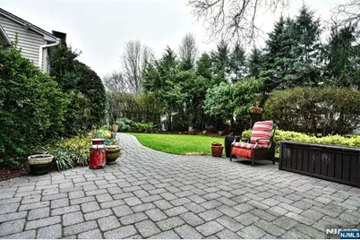 84 W Midland Avenue, Paramus, NJ 07652 - Photo 30