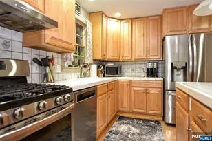 84 W Midland Ave, Paramus, NJ 07652 - Photo 12