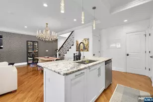 44 Marquis Ct 44, Edgewater, NJ 07020 - Photo 12