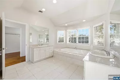 365 Forest Drive, Englewood Cliffs, NJ 07632 - Photo 24