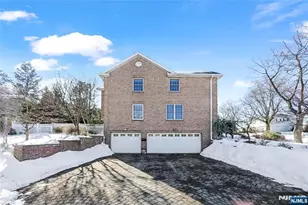 365 Forest Dr, Englewood Cliffs, NJ 07632 - Photo 2