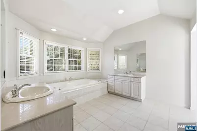 365 Forest Drive, Englewood Cliffs, NJ 07632 - Photo 22