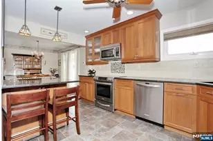 46 Knollwood Dr, Paramus, NJ 07652 - Photo 14