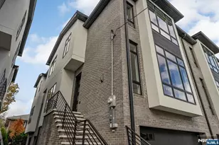 2447 Camner, Fort Lee, NJ 07024 - Photo 2