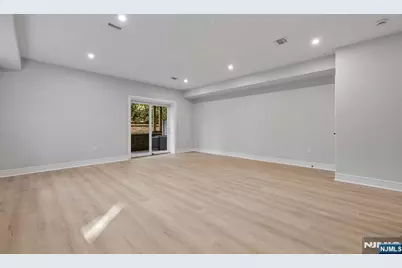 2447 Camner, Fort Lee, NJ 07024 - Photo 38
