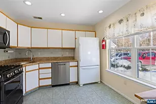 2384 Quill Ct, Mahwah, NJ 07430 - Photo 10