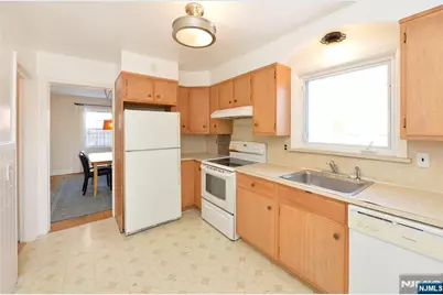 87 Grayson Place, Teaneck Township, NJ 07666 - Photo 6