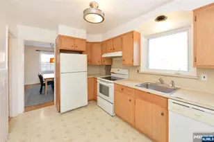 87 Grayson Pl, Teaneck Township, NJ 07666 - Photo 6