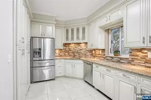 1077 River Road Th5, Edgewater, NJ 07020 - Photo 10