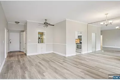 1077 River Road Th5 #TH5, Edgewater, NJ 07020 - Photo 2