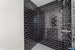 585 McChesney St, Orange, NJ 07050 - Photo 16