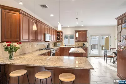 682 Greeley Avenue A #A, Fairview, NJ 07022 - Photo 8