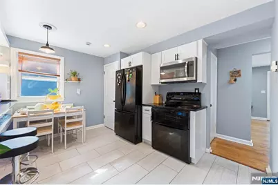 310 Stockton Avenue, Roselle, NJ 07203 - Photo 8