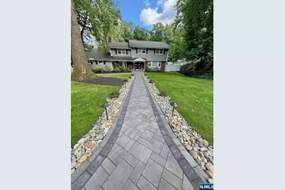 65 Edgewood Drive, Washington Township, NJ 07676 - Photo 4