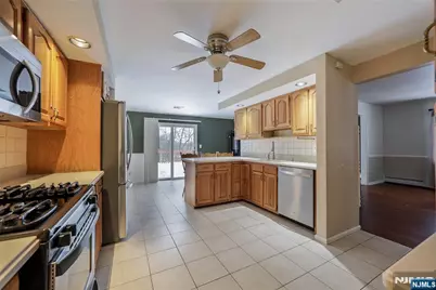 77 Garside Avenue, Wayne, NJ 07470 - Photo 14