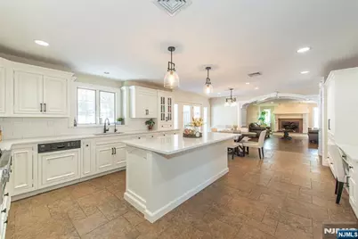 721 Somerset Street, Franklin Lakes, NJ 07417 - Photo 6