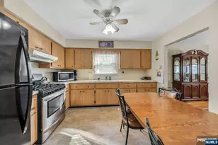 648 Milton Ave, Lyndhurst Township, NJ 07071 - Photo 10