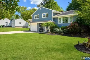 624 West Dr, Paramus, NJ 07652 - Photo 38