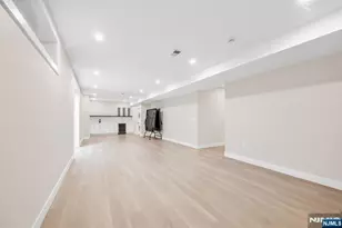 623 Alberta Dr, Paramus, NJ 07652 - Photo 44