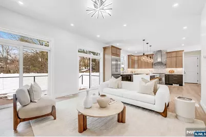 623 Alberta Drive, Paramus, NJ 07652 - Photo 18