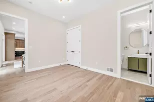 623 Alberta Dr, Paramus, NJ 07652 - Photo 20