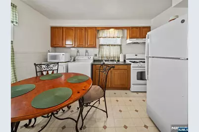 520 Schuyler Avenue, Kearny, NJ 07032 - Photo 26
