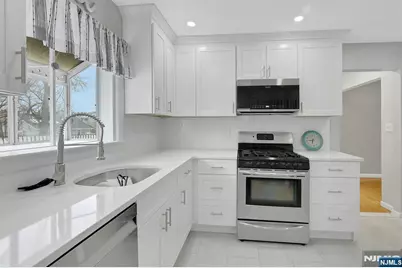 14 Passaic Avenue, Hasbrouck Heights, NJ 07604 - Photo 4