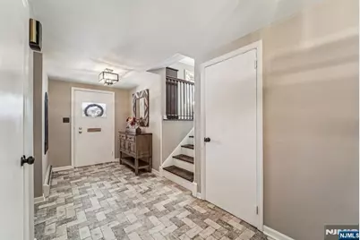 6 Browning Court, Roseland, NJ 07068 - Photo 18