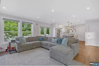 272 S Prospect Avenue, Bergenfield, NJ 07621 - Photo 8