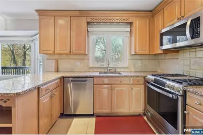 319 Roseland Avenue, Essex Fells, NJ 07021 - Photo 6
