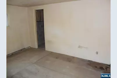 221 Boulevard Drive, Wayne, NJ 07470 - Photo 8