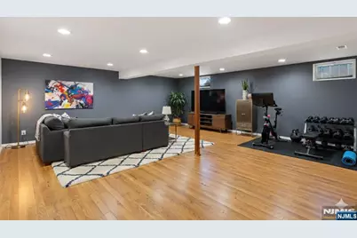 232 W Midland Avenue, Paramus, NJ 07652 - Photo 12