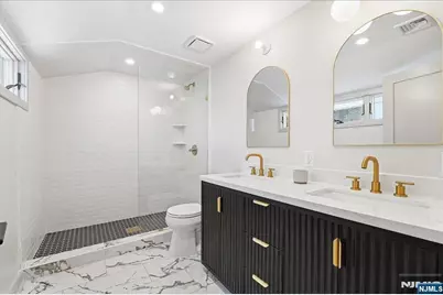 1096 Margaret Street, Teaneck Township, NJ 07666 - Photo 16