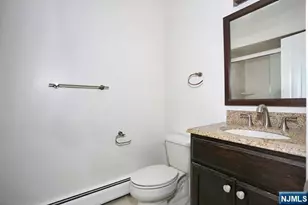 8 Crestwood Mews, Allendale, NJ 07401 - Photo 18