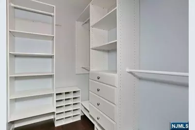 8 Crestwood Mews, Allendale, NJ 07401 - Photo 16