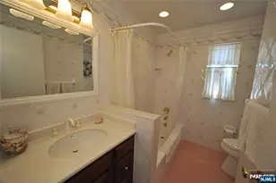 7 Maple Hill Dr, Woodcliff Lake, NJ 07677 - Photo 12