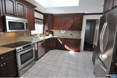 7 Maple Hill Drive, Woodcliff Lake, NJ 07677 - Photo 4