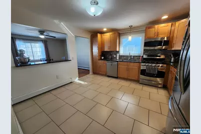 830 Pennsylvania Avenue, Lyndhurst Township, NJ 07071 - Photo 20