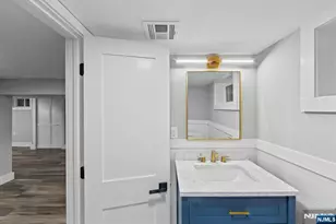 260 Washington Ave, Elmwood Park, NJ 07407 - Photo 22