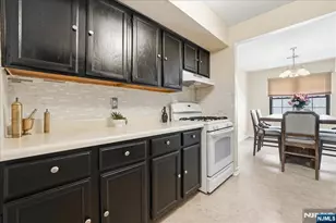 297 Alpine Way C, Woodbridge Township, NJ 07095 - Photo 4