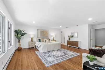 360 Valley View Avenue, Paramus, NJ 07652 - Photo 18