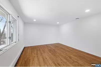 360 Valley View Avenue, Paramus, NJ 07652 - Photo 26